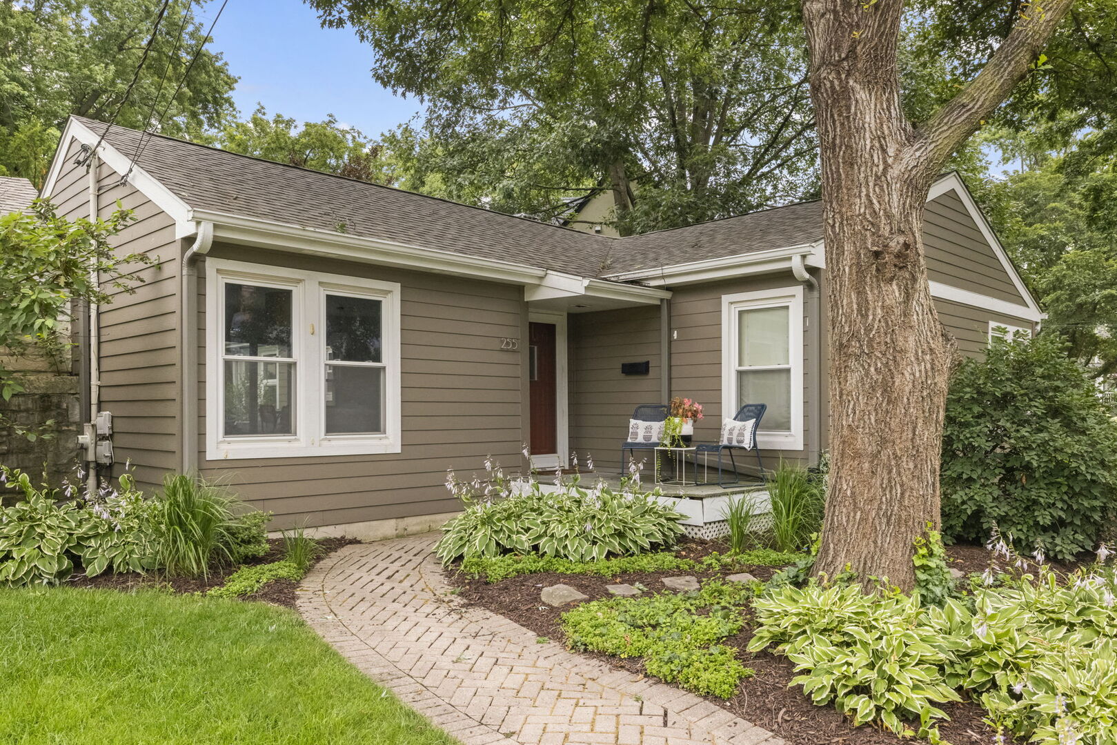 255 CREST Road