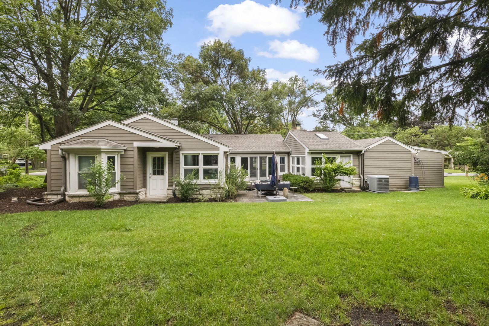255 CREST Road