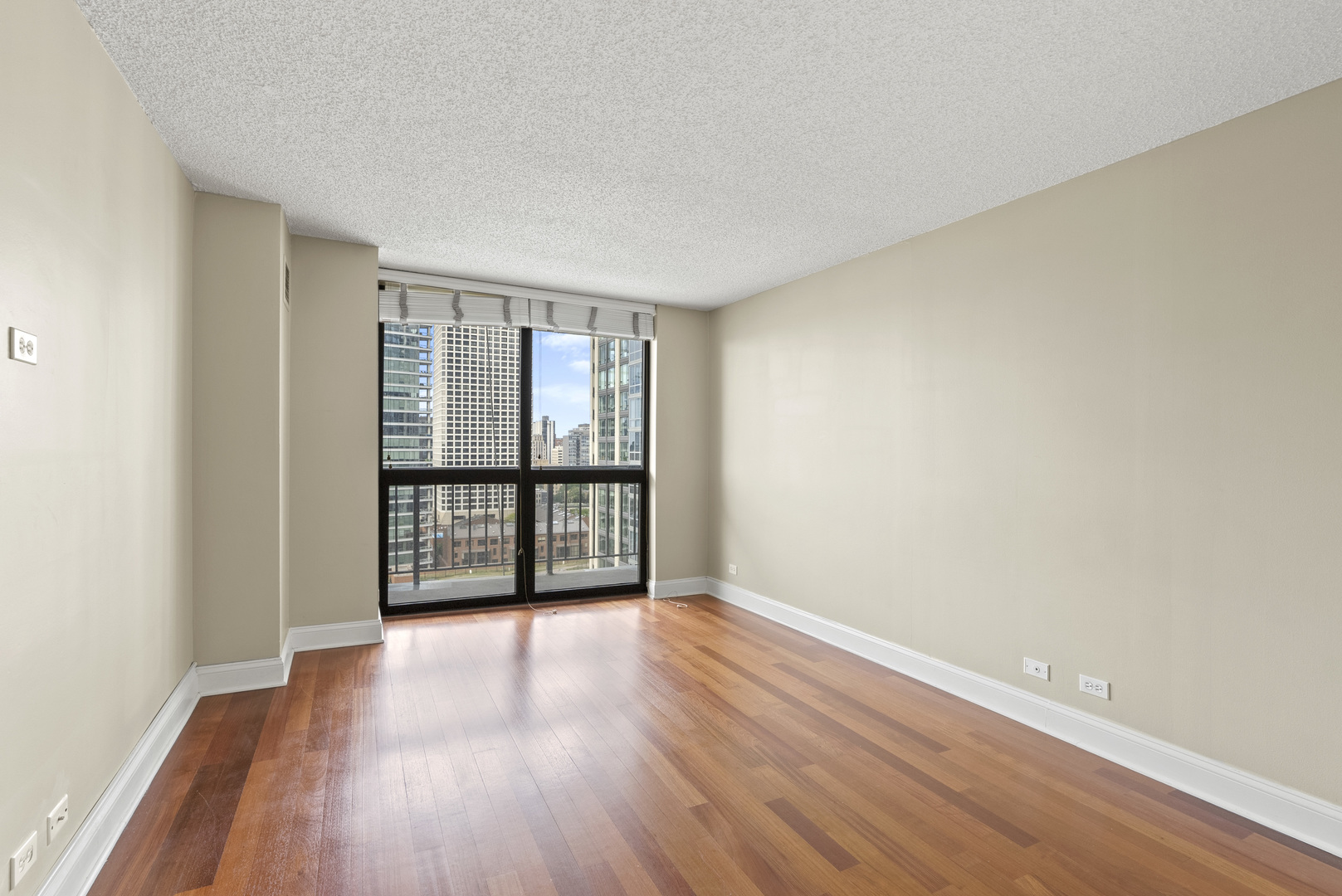 33 W Delaware Place Unit: 17H
