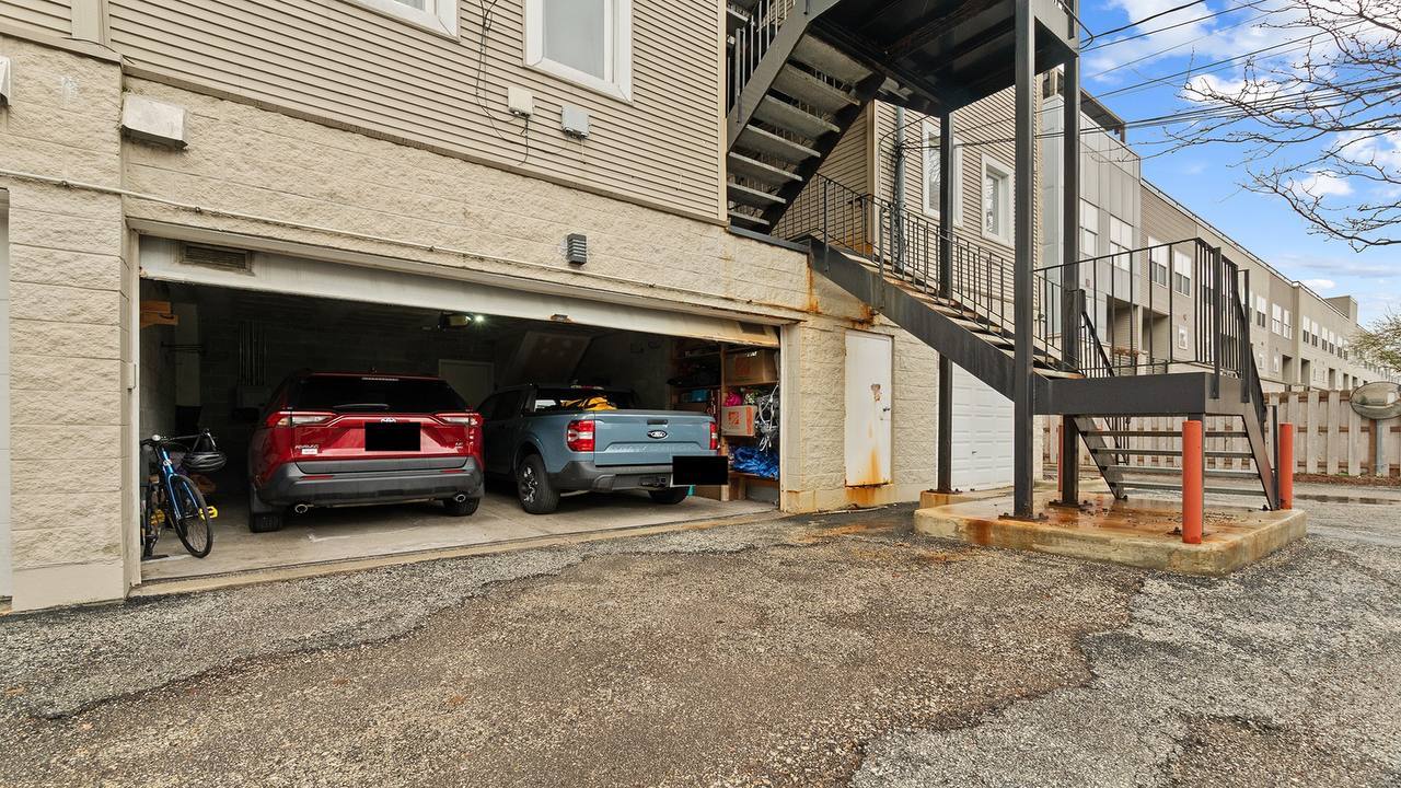 2524 W Bloomingdale Avenue Unit: B