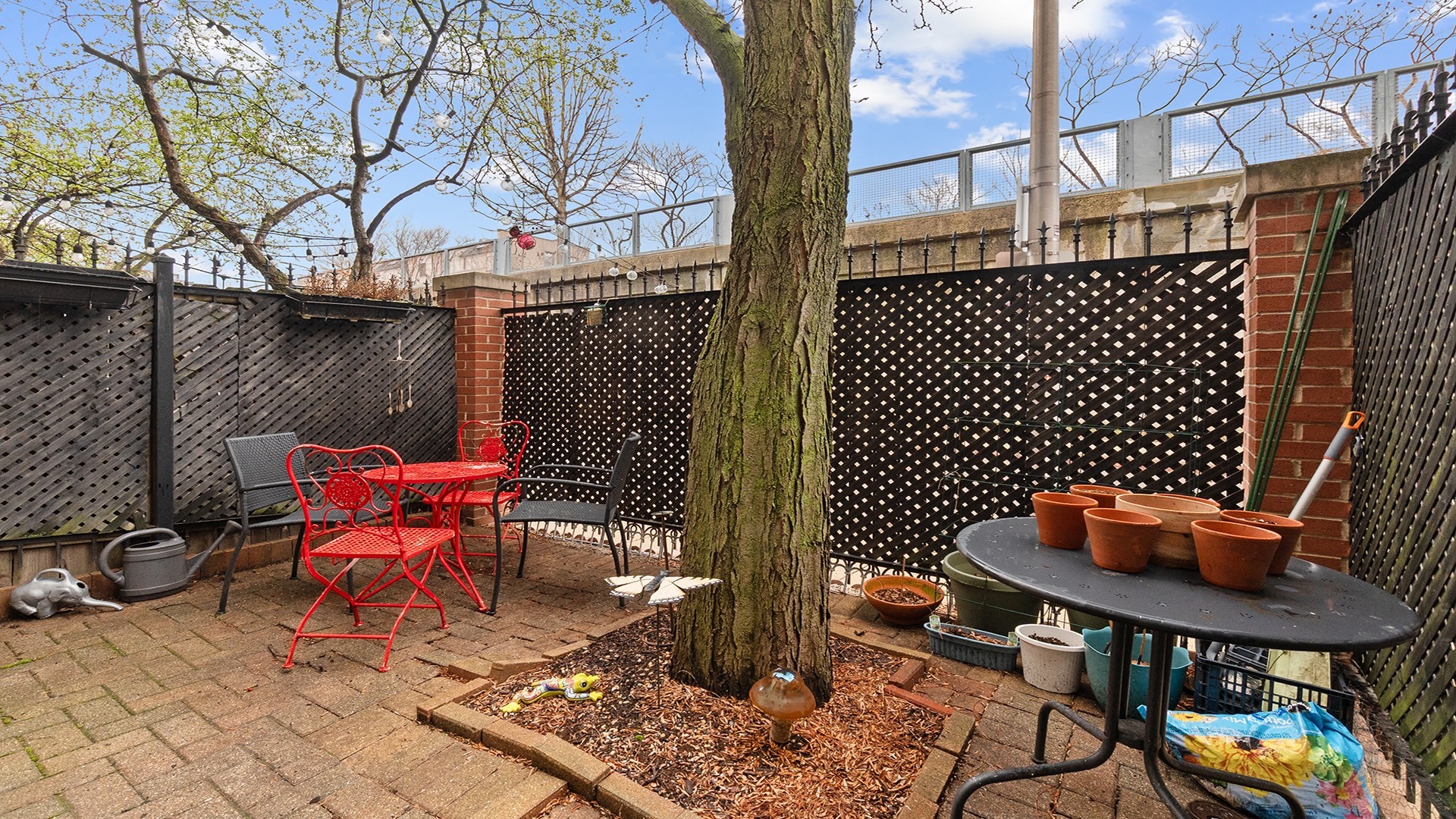 2524 W Bloomingdale Avenue Unit: B