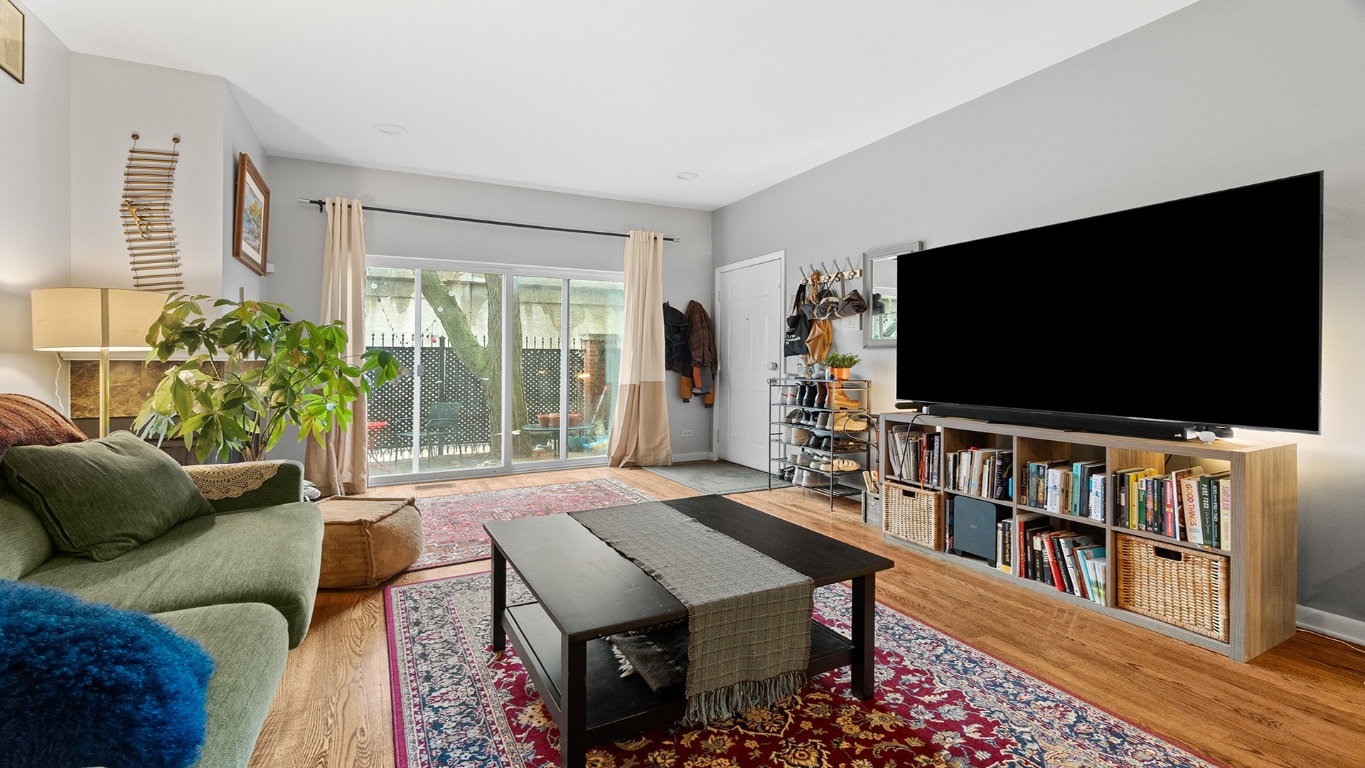 2524 W Bloomingdale Avenue Unit: B