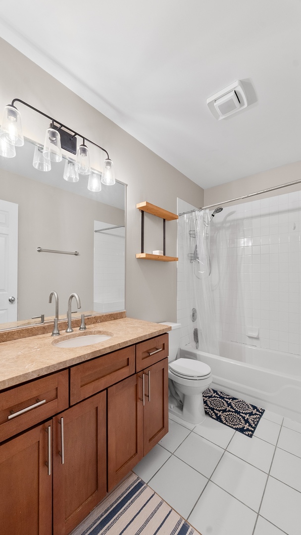 2524 W Bloomingdale Avenue Unit: B