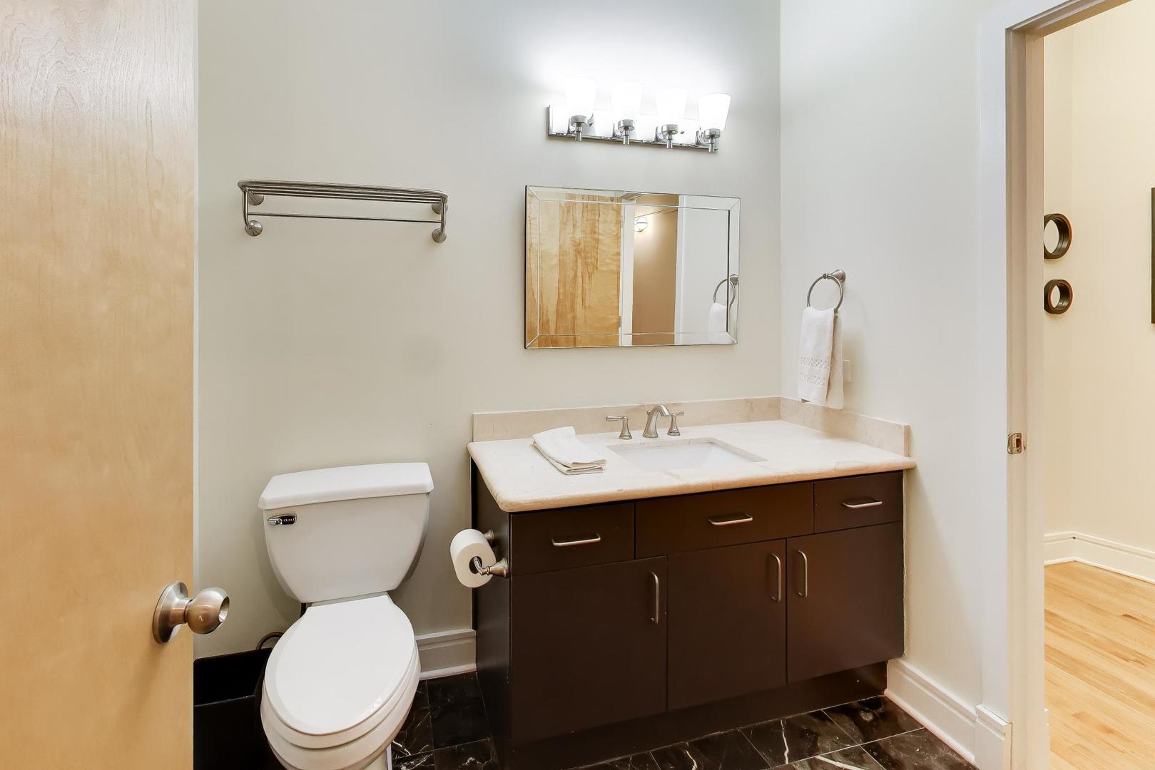 212 W Washington Street Unit: 908