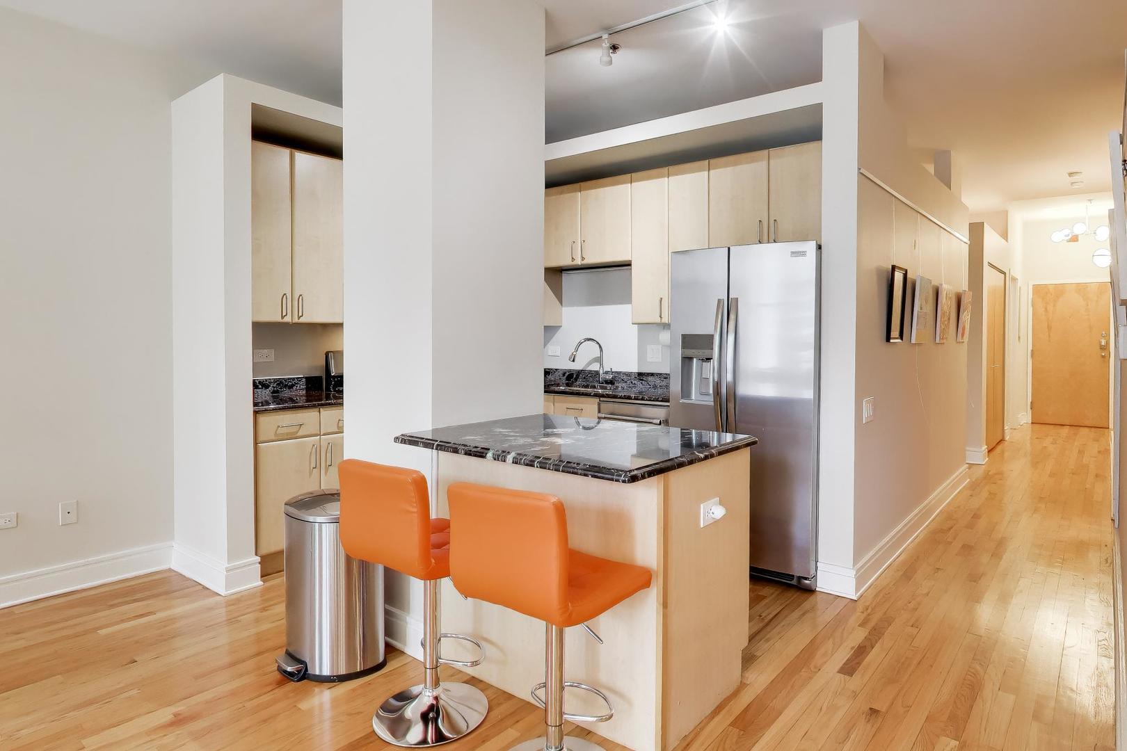 212 W Washington Street Unit: 908