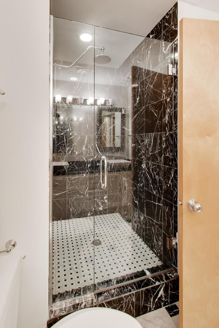 212 W Washington Street Unit: 908