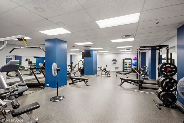 212 W Washington Street Unit: 908