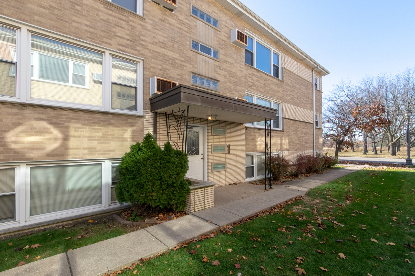 2245 Des Plaines Avenue Unit: A