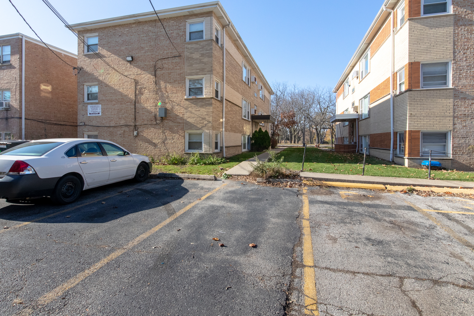 2245 Des Plaines Avenue Unit: A