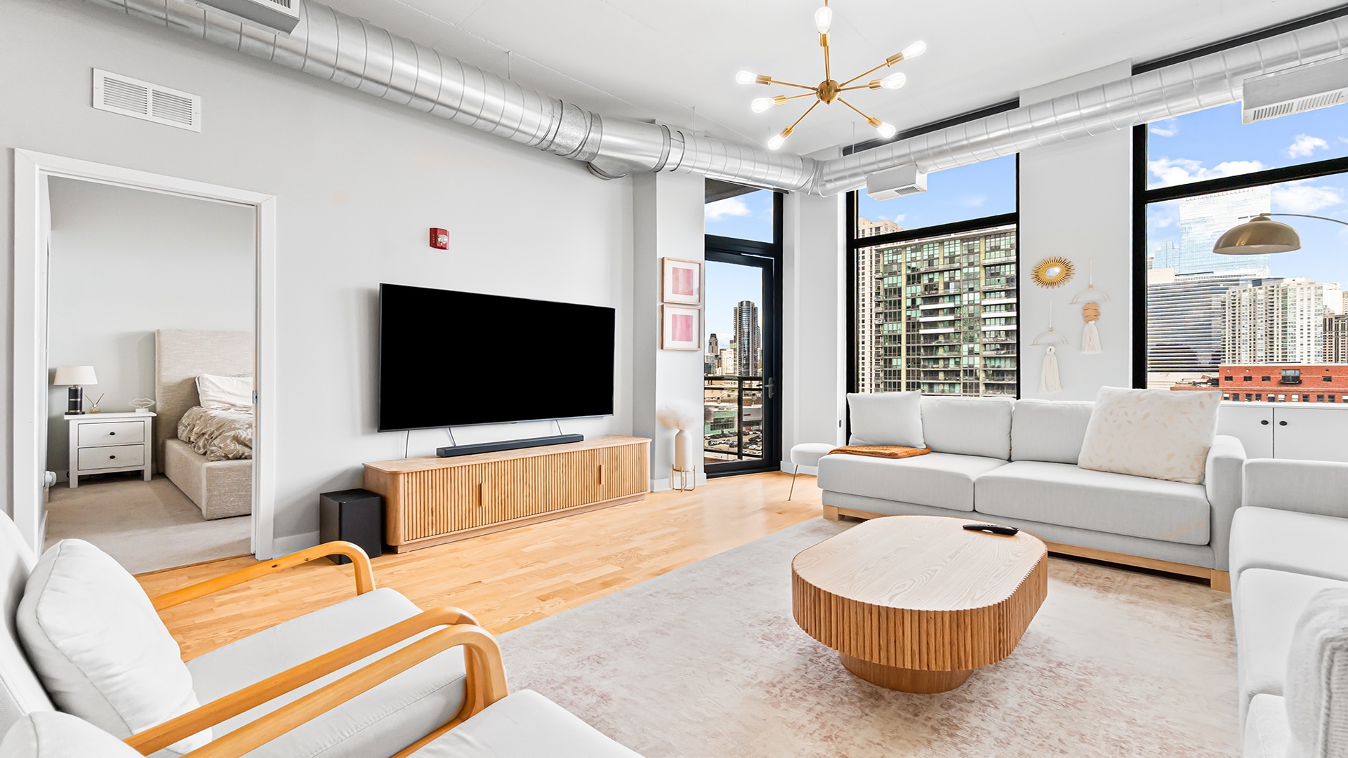 740 W Fulton Street Unit: 1009