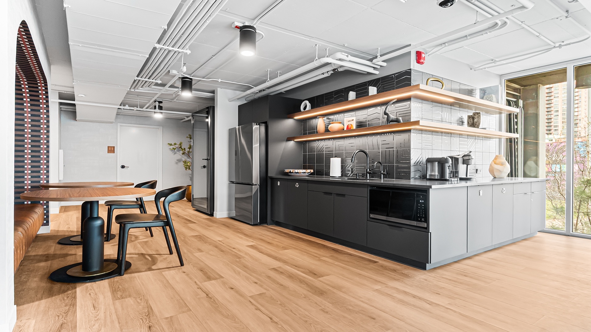 740 W Fulton Street Unit: 1009