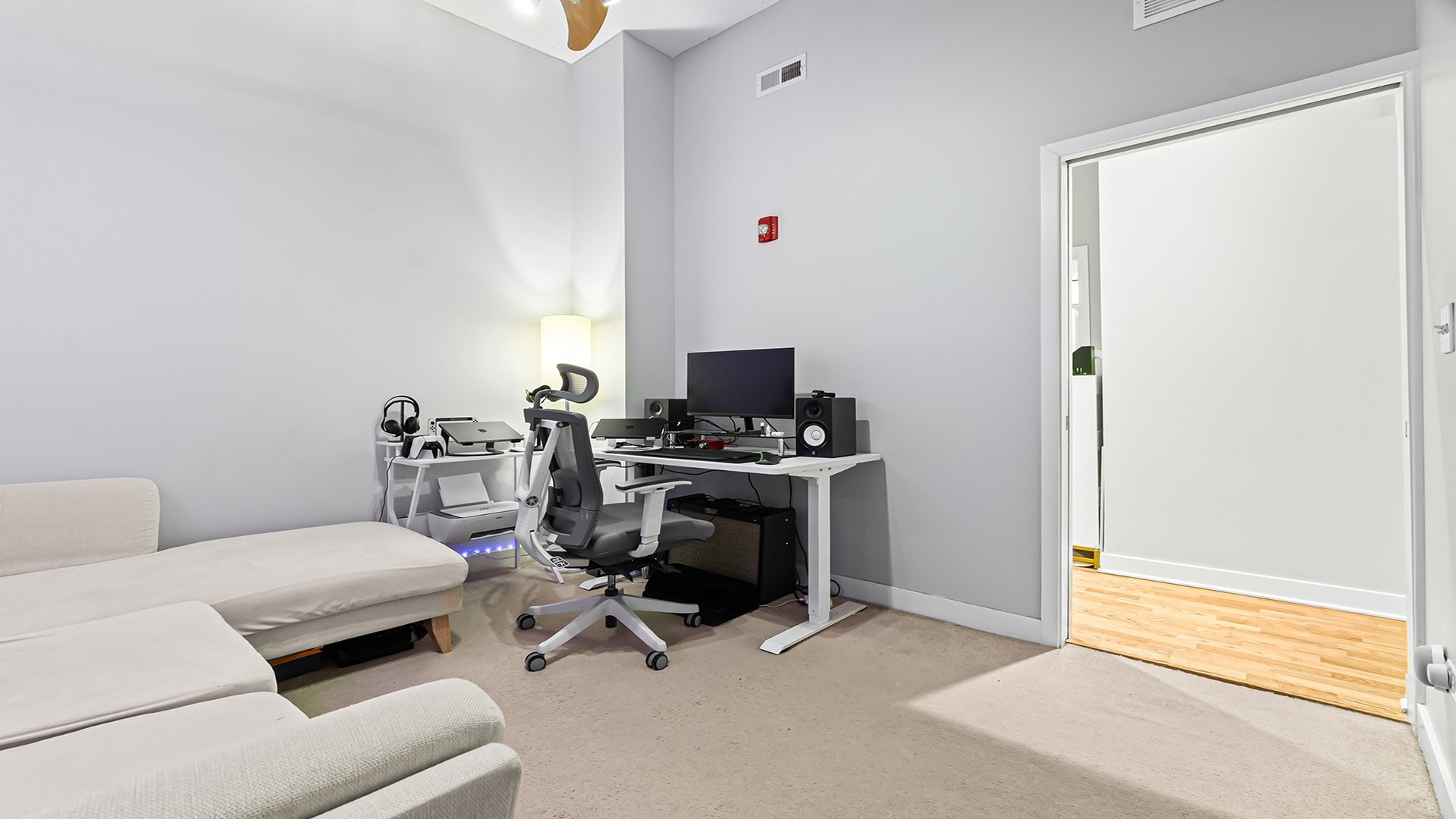 740 W Fulton Street Unit: 1009