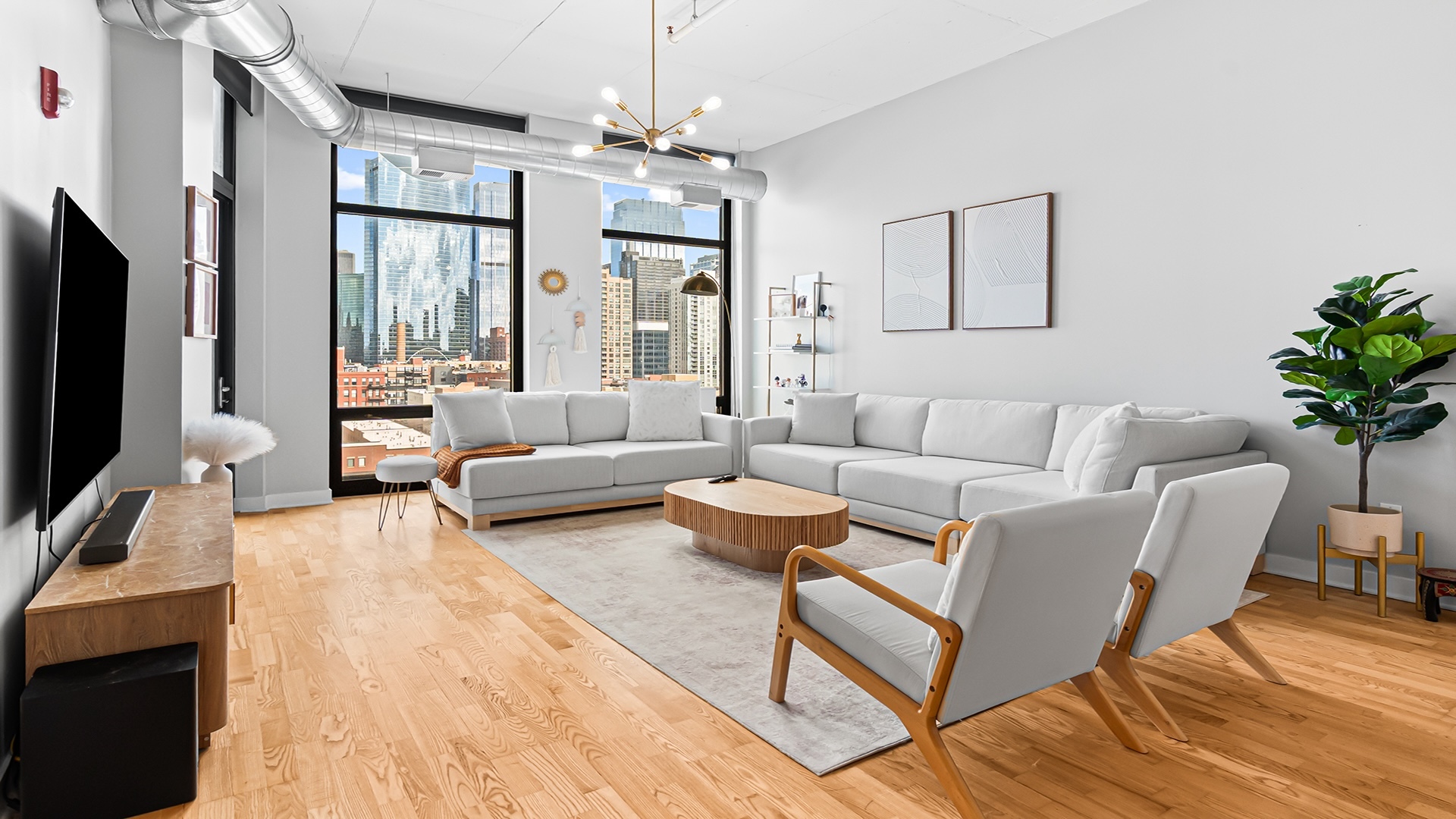 740 W Fulton Street Unit: 1009