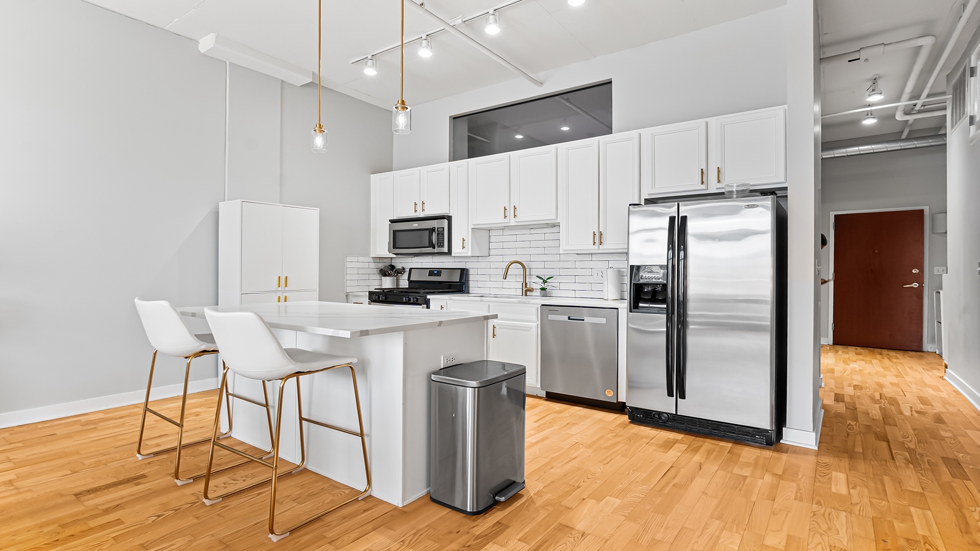 740 W Fulton Street Unit: 1009