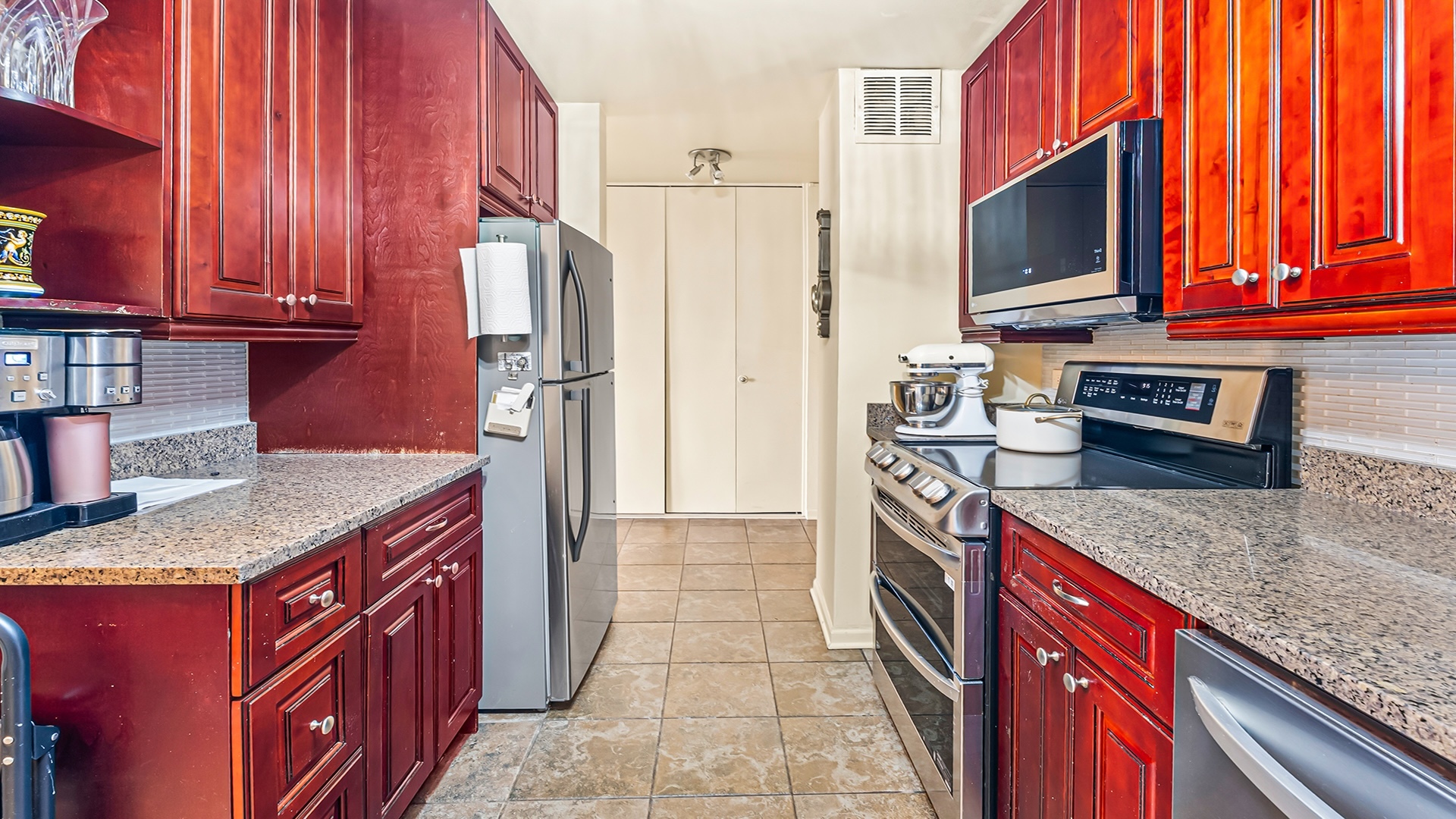 5455 N SHERIDAN Road Unit: 3306