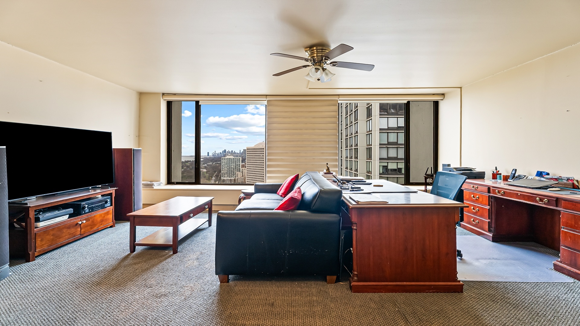 5455 N SHERIDAN Road Unit: 3306