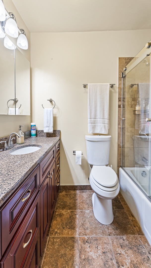 5455 N SHERIDAN Road Unit: 3306