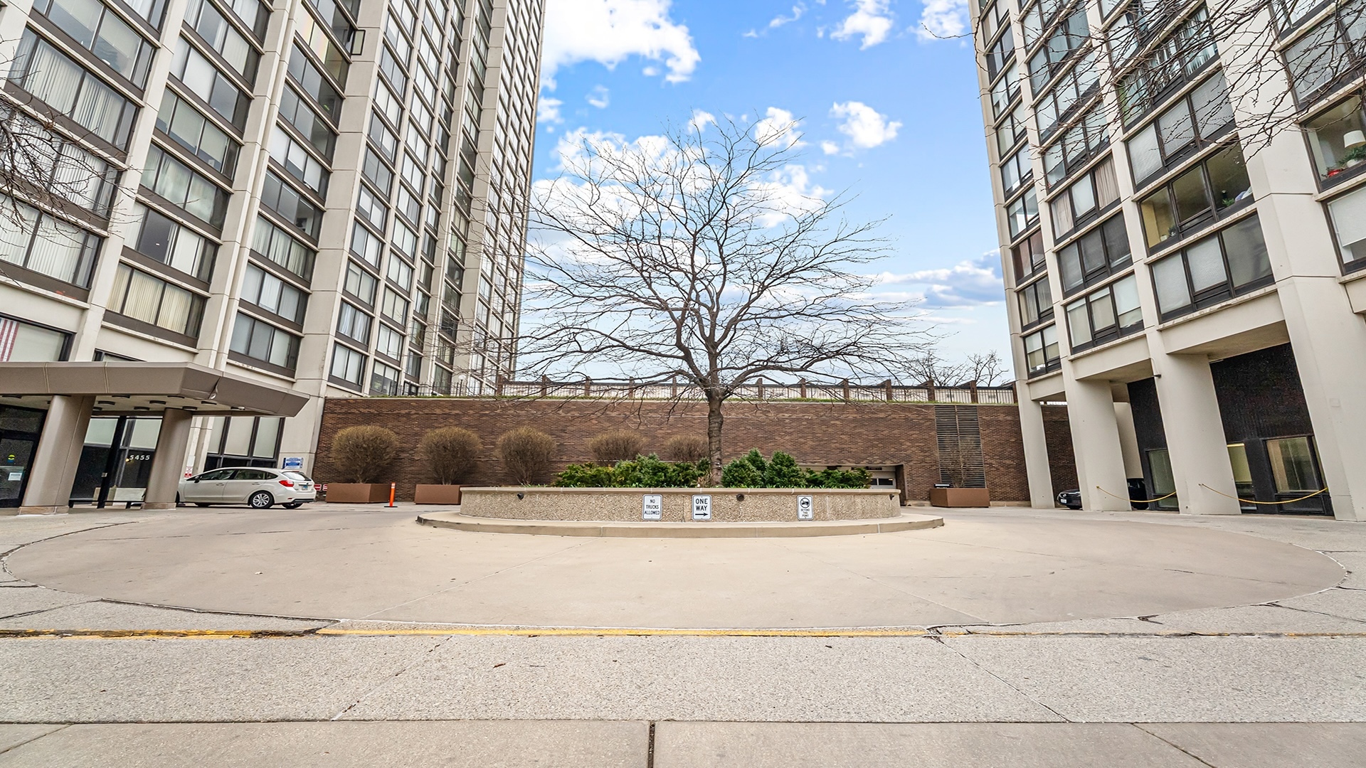 5455 N SHERIDAN Road Unit: 3306