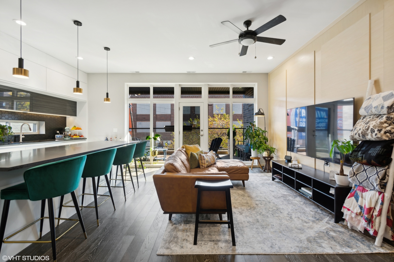 2738 W Chicago Avenue Unit: 2