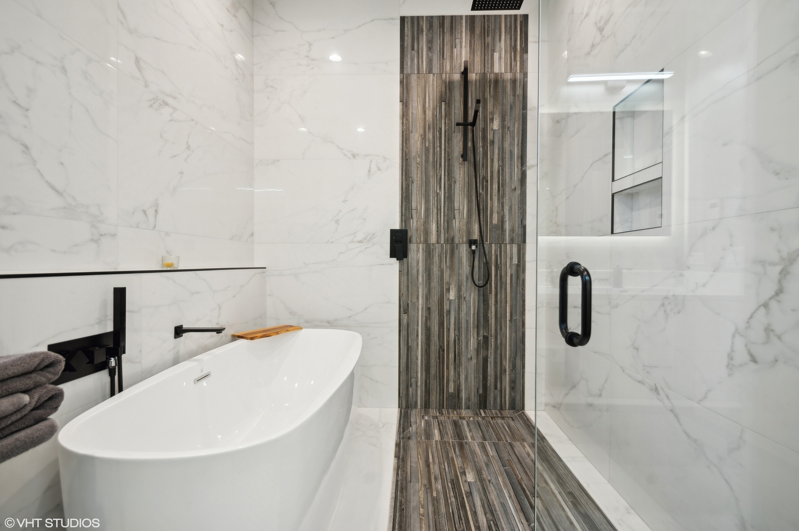 2738 W Chicago Avenue Unit: 2