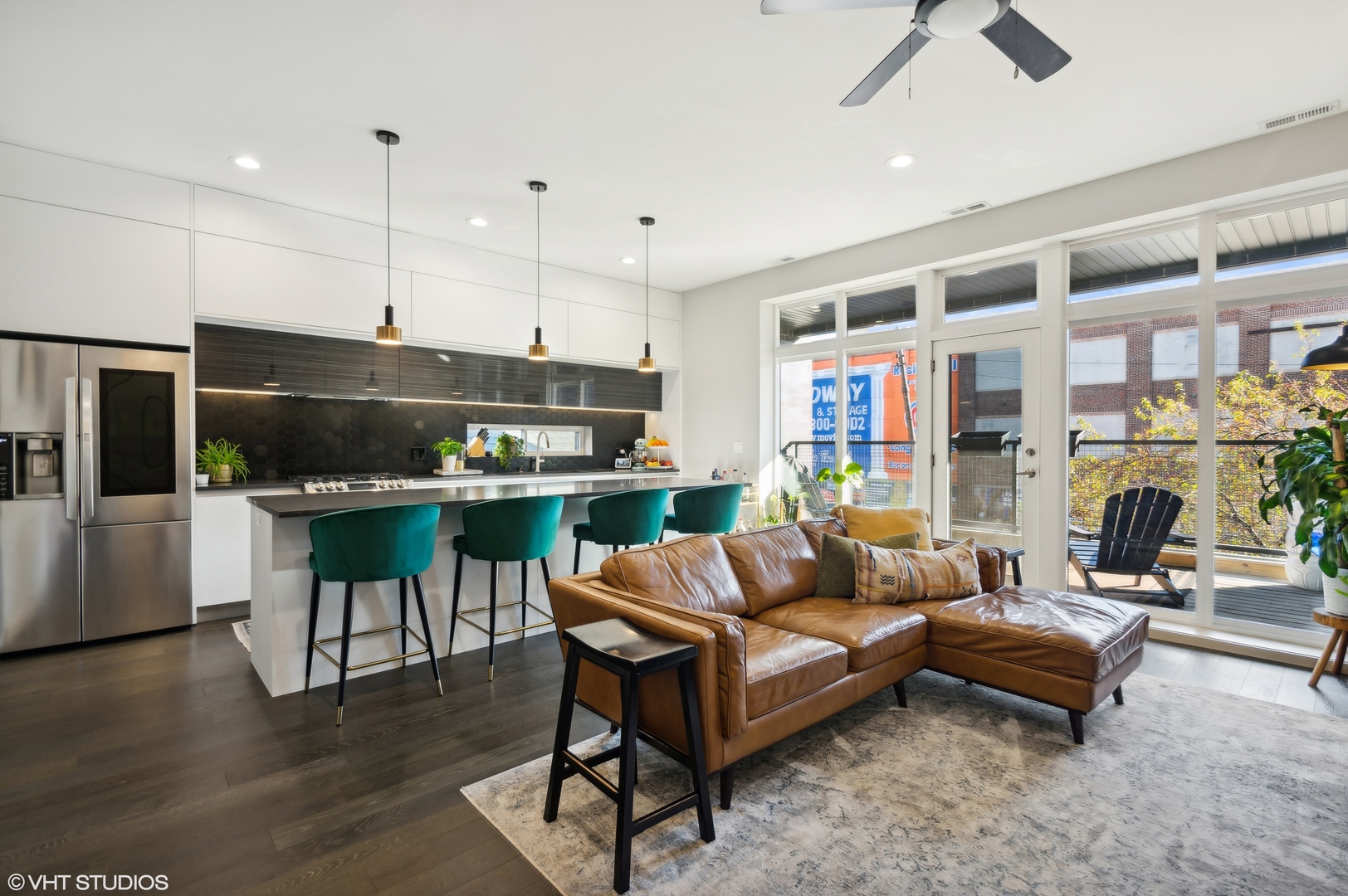 2738 W Chicago Avenue Unit: 2