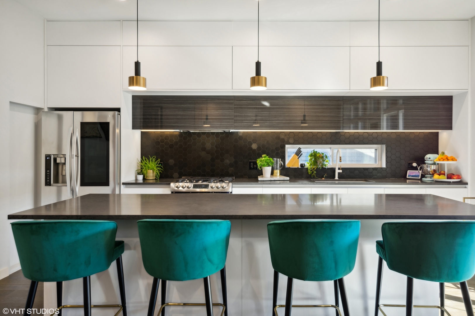 2738 W Chicago Avenue Unit: 2