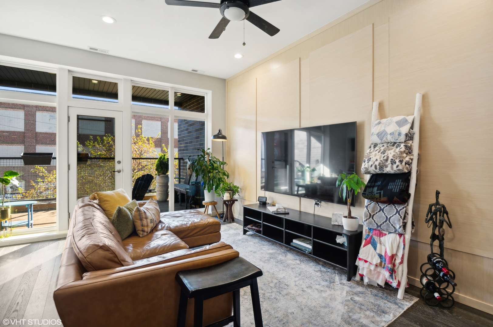 2738 W Chicago Avenue Unit: 2