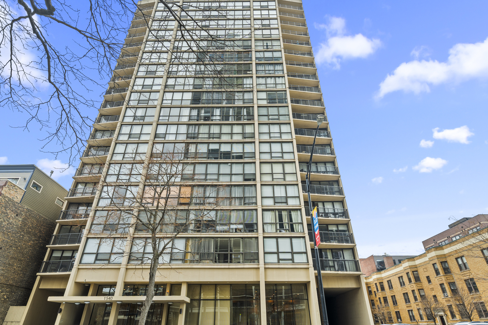 1540 N LASALLE Drive Unit: 907