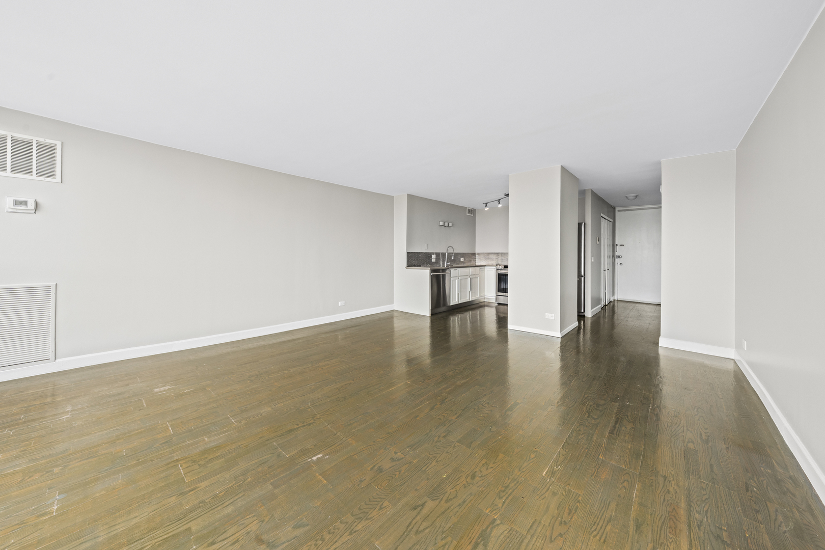 1540 N LASALLE Drive Unit: 907