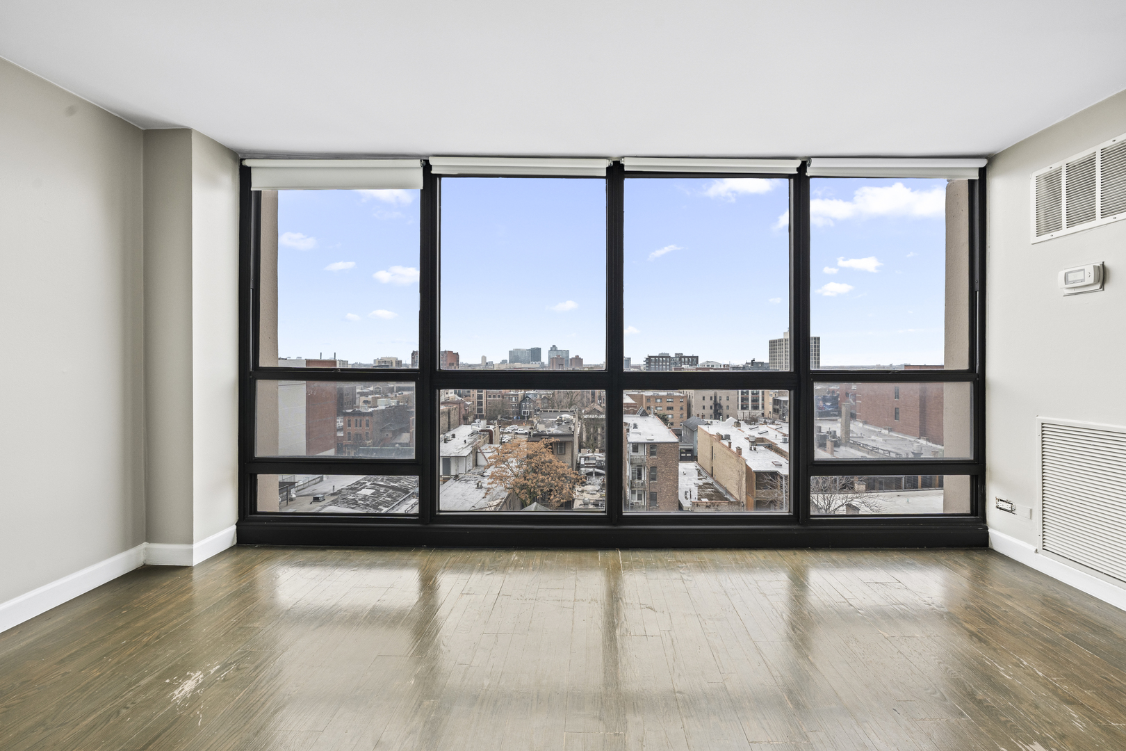 1540 N LASALLE Drive Unit: 907