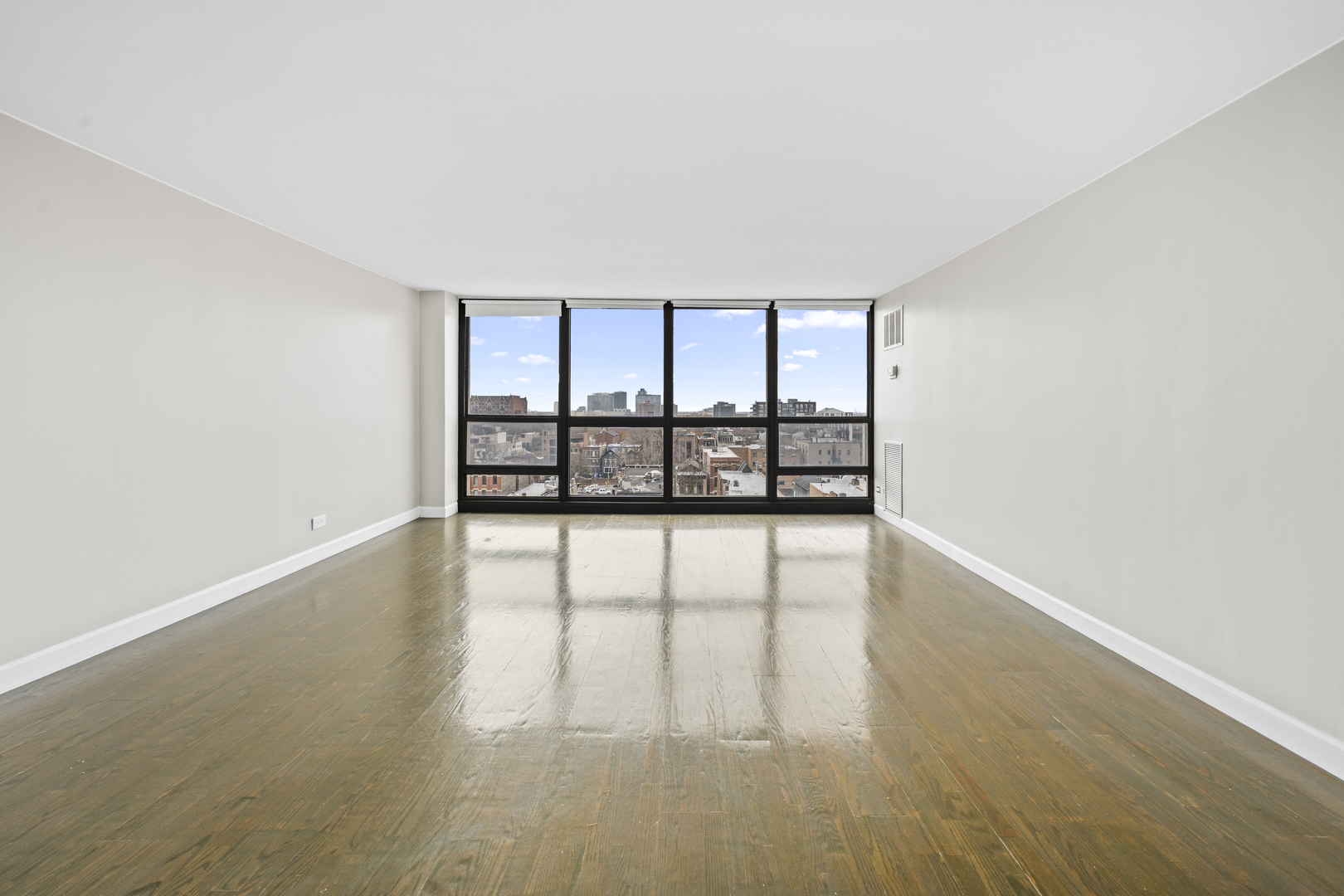 1540 N LASALLE Drive Unit: 907