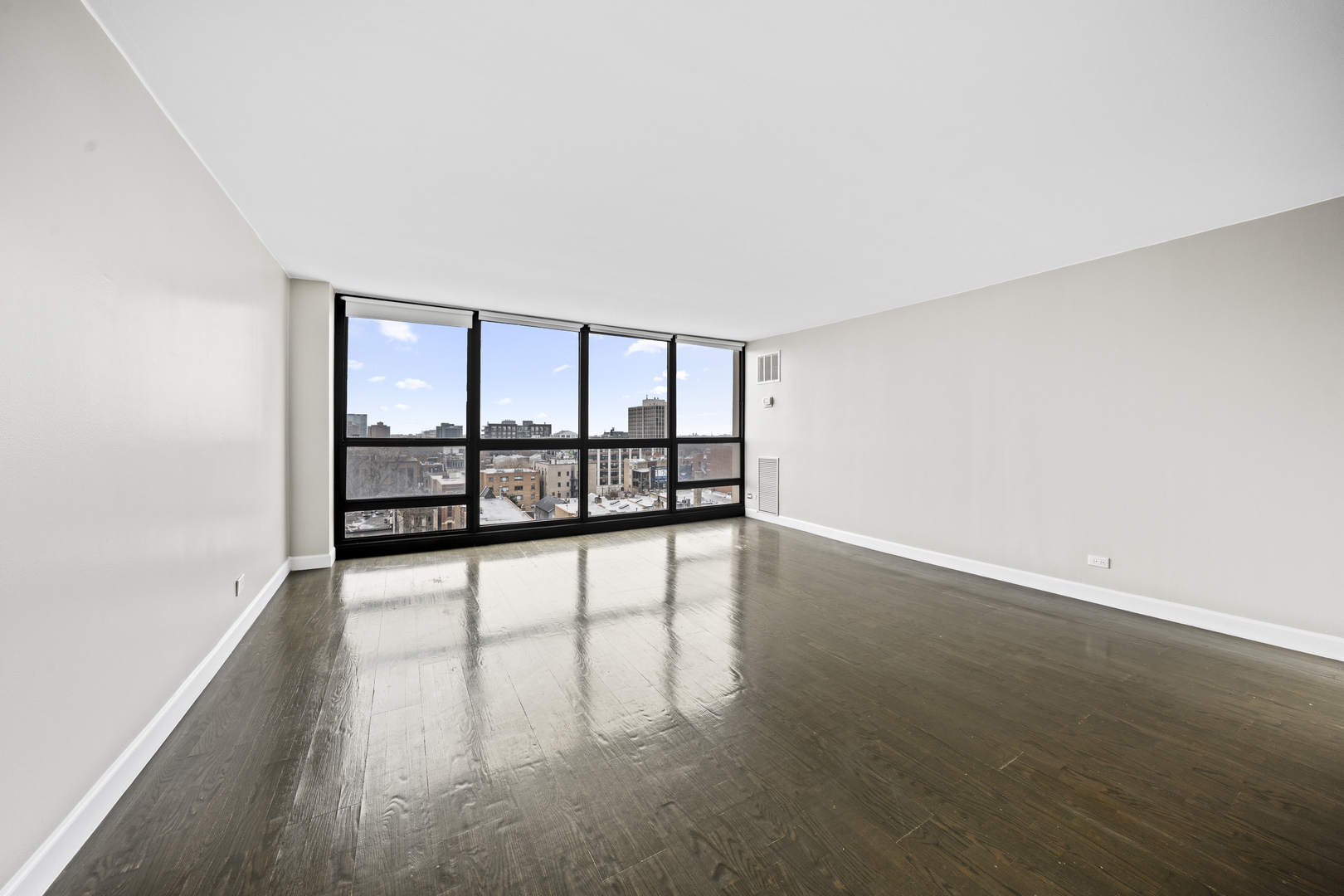 1540 N LASALLE Drive Unit: 907