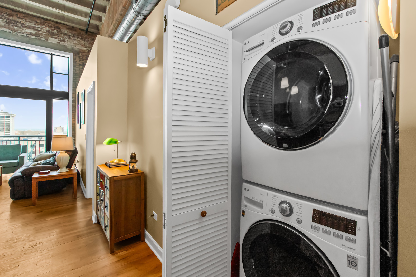 2545 S Dearborn Street Unit: 705