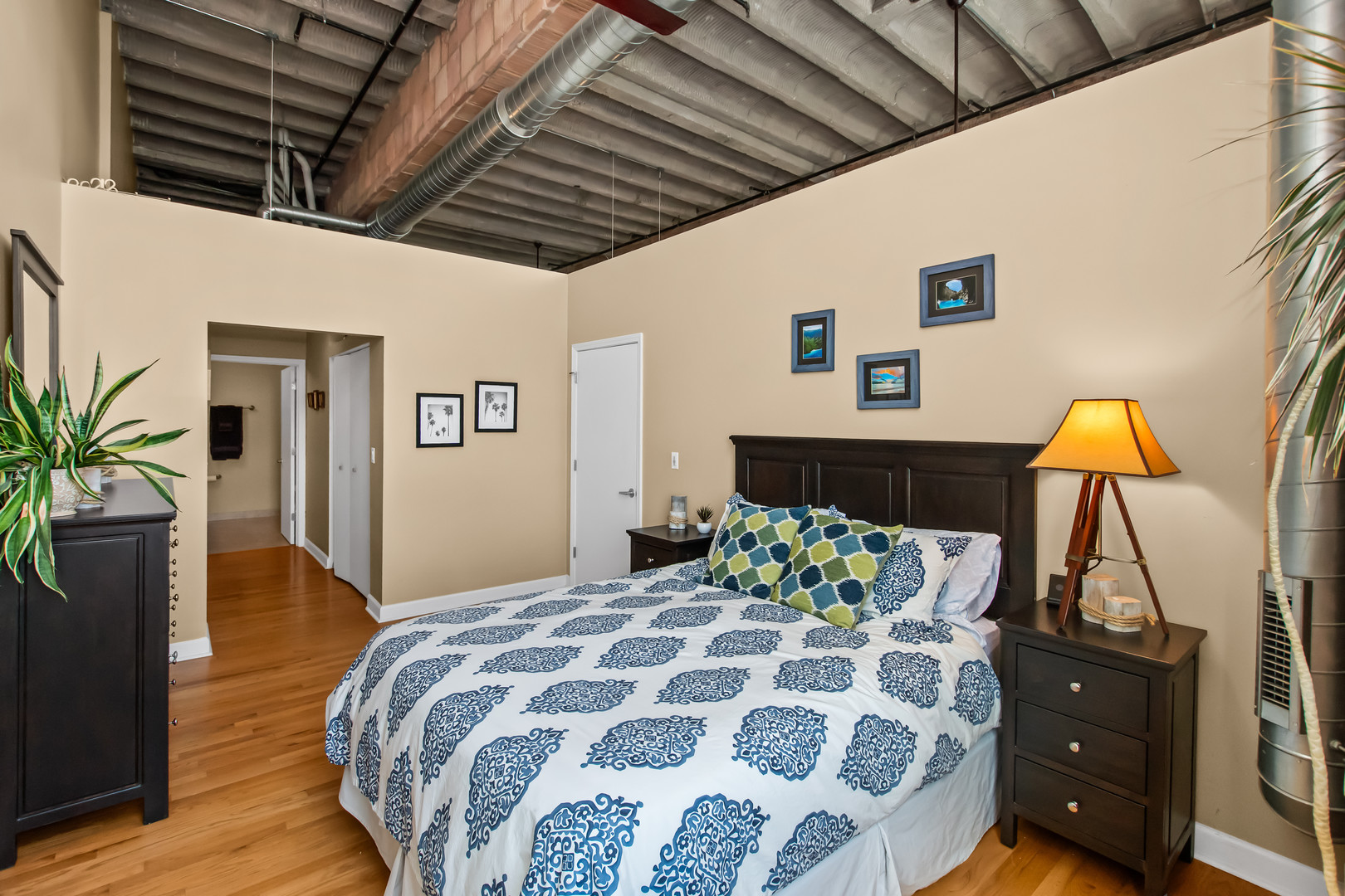 2545 S Dearborn Street Unit: 705