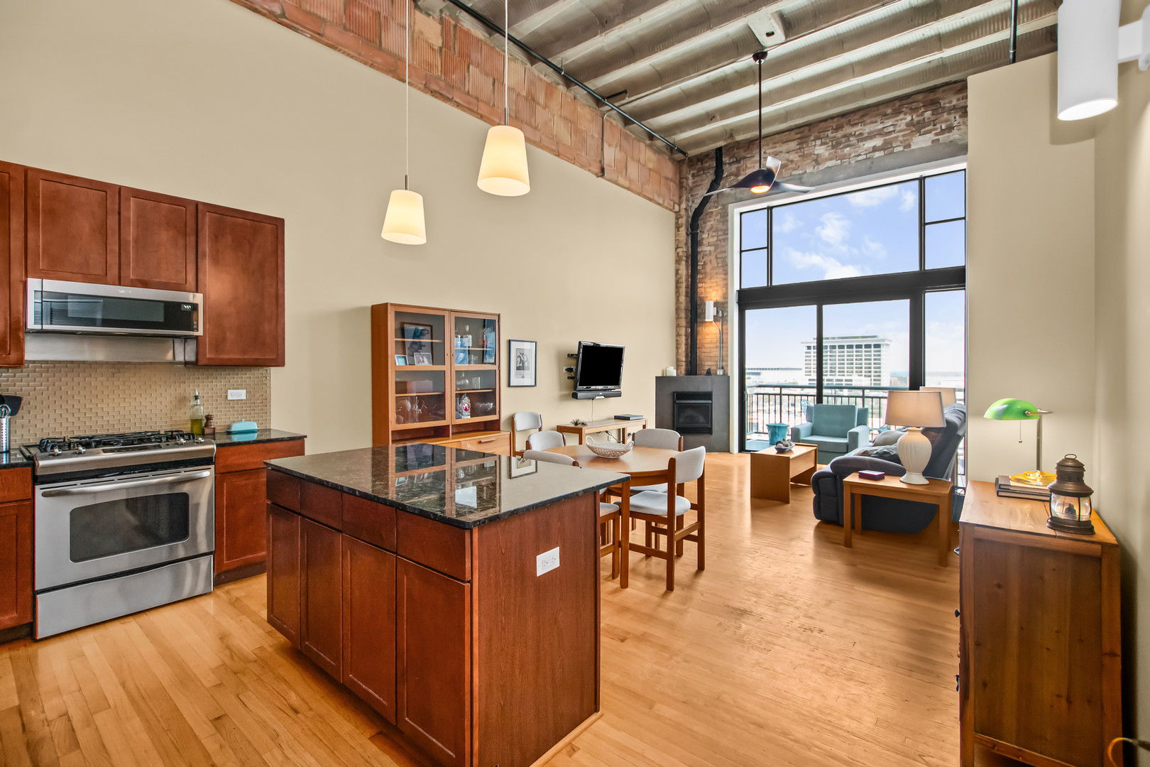 2545 S Dearborn Street Unit: 705