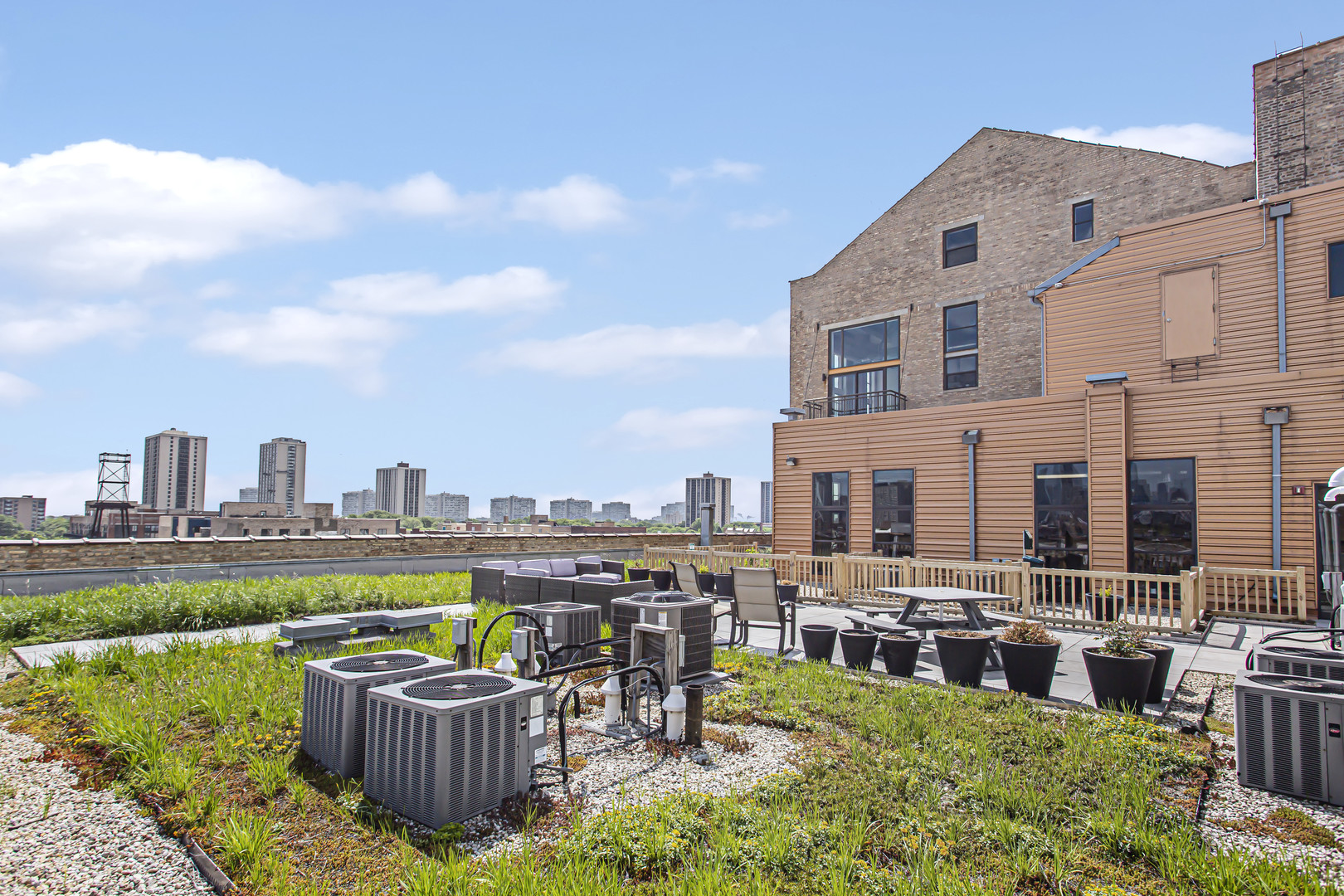 2545 S Dearborn Street Unit: 705