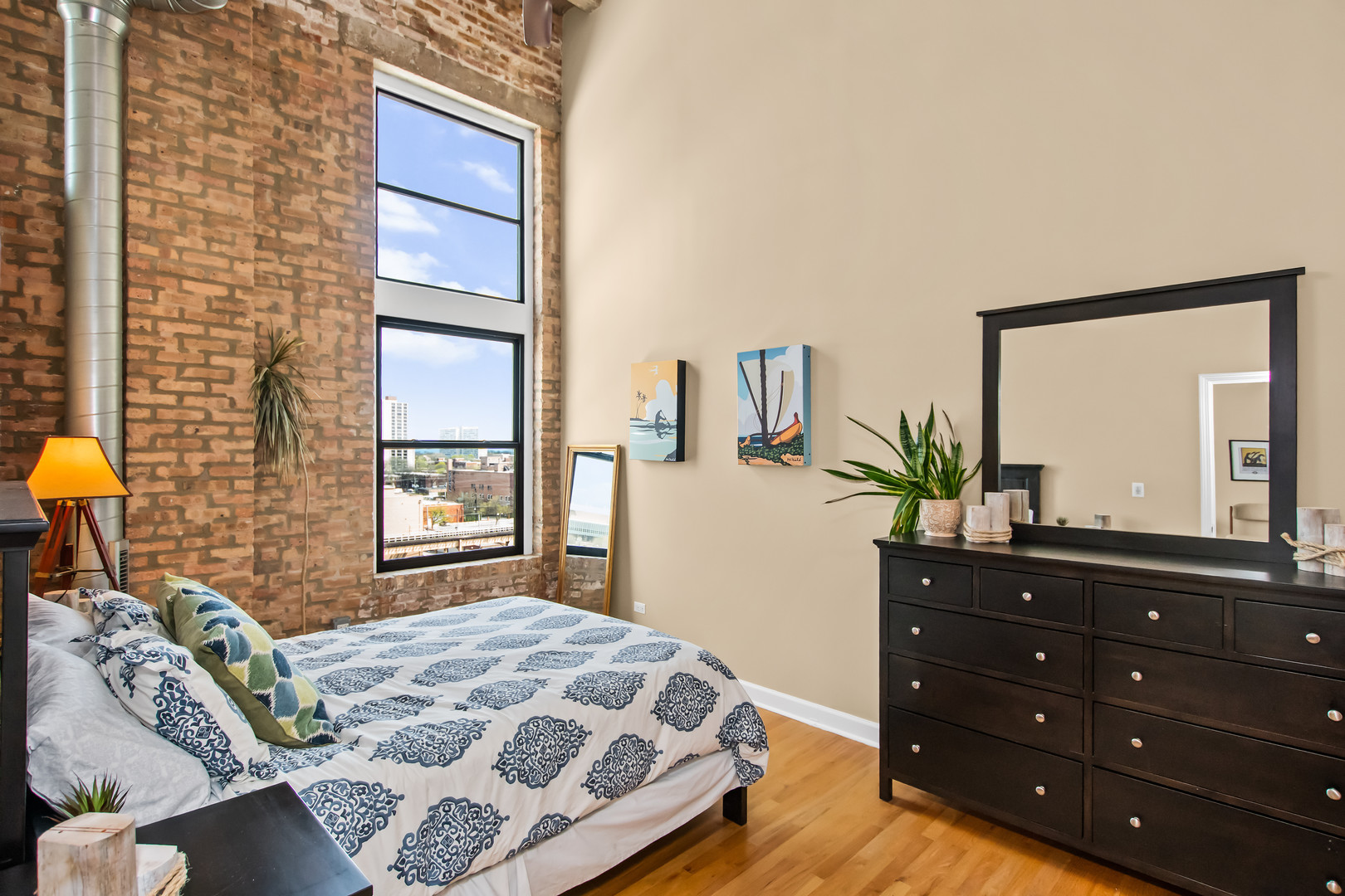 2545 S Dearborn Street Unit: 705