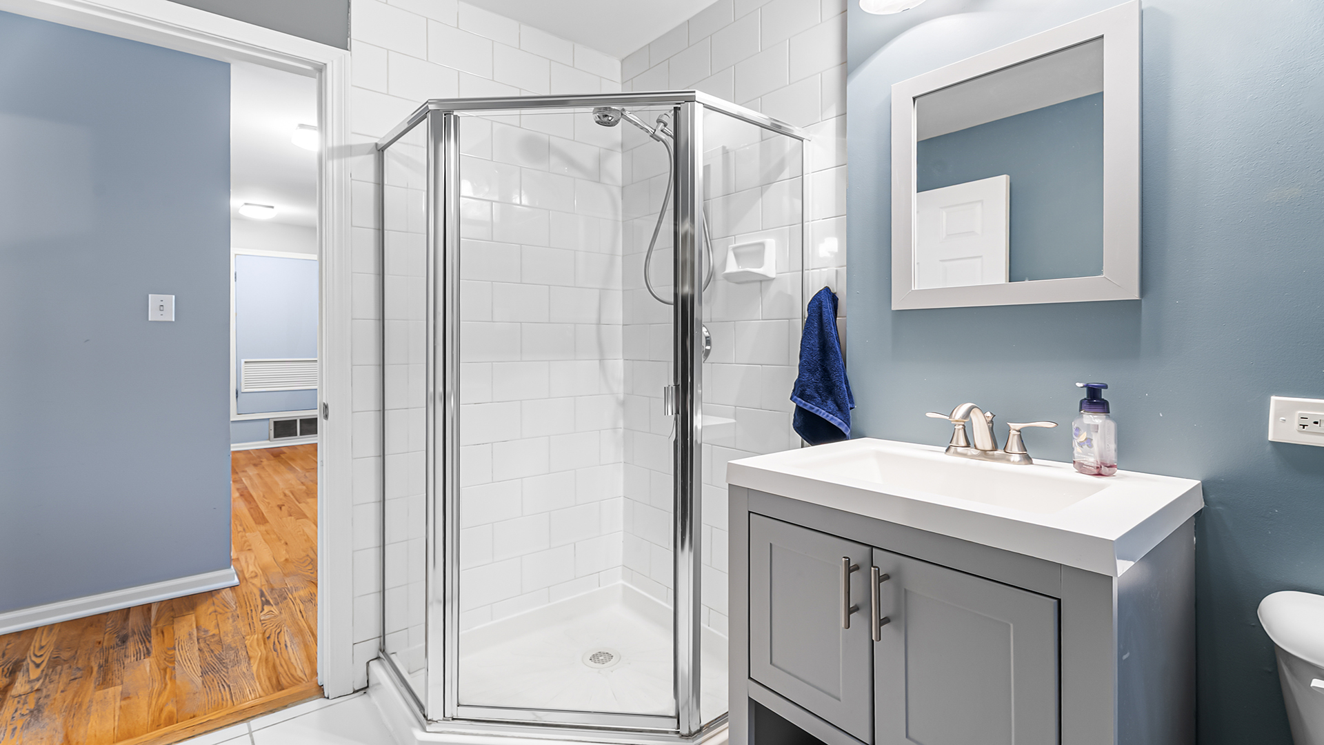 39 N Paulina Street Unit: 2