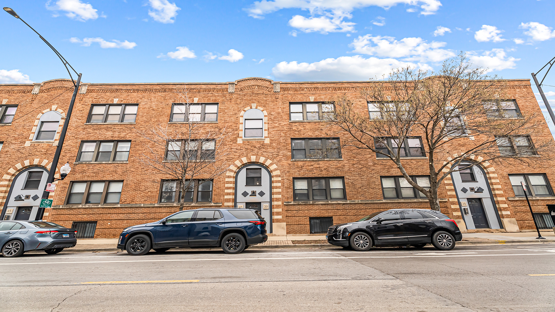 39 N Paulina Street Unit: 2
