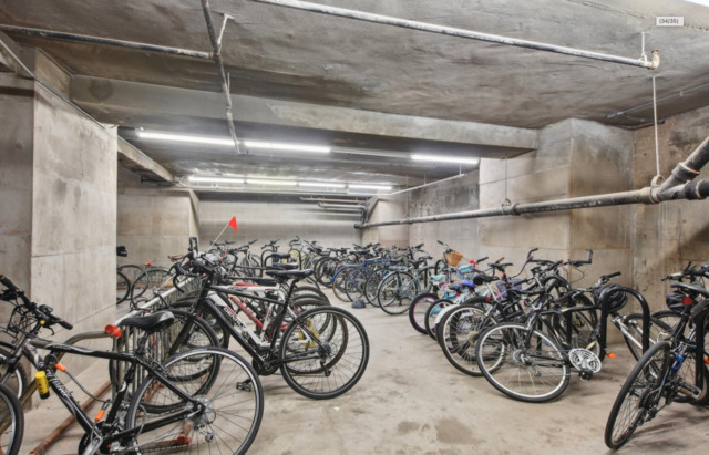 565 W Quincy Street Unit: 1008