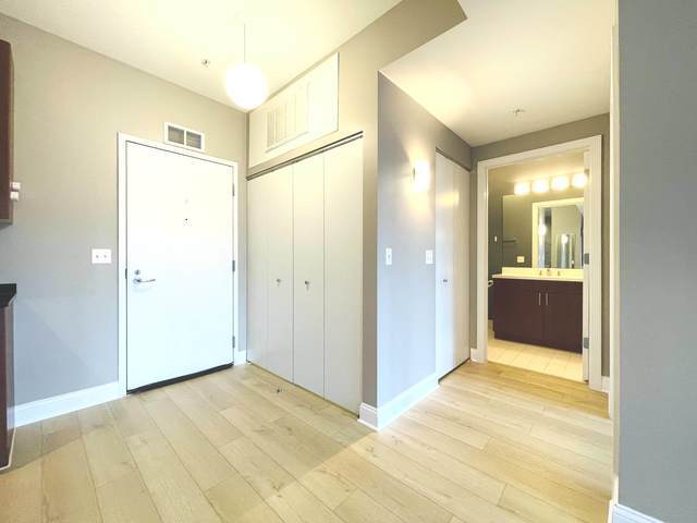 565 W Quincy Street Unit: 1008