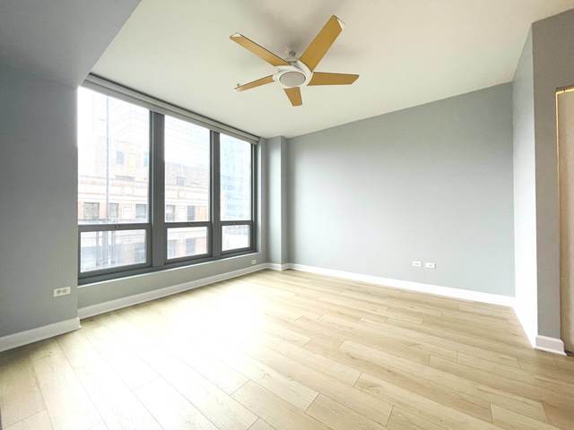 565 W Quincy Street Unit: 1008