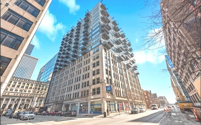 565 W Quincy Street Unit: 1008