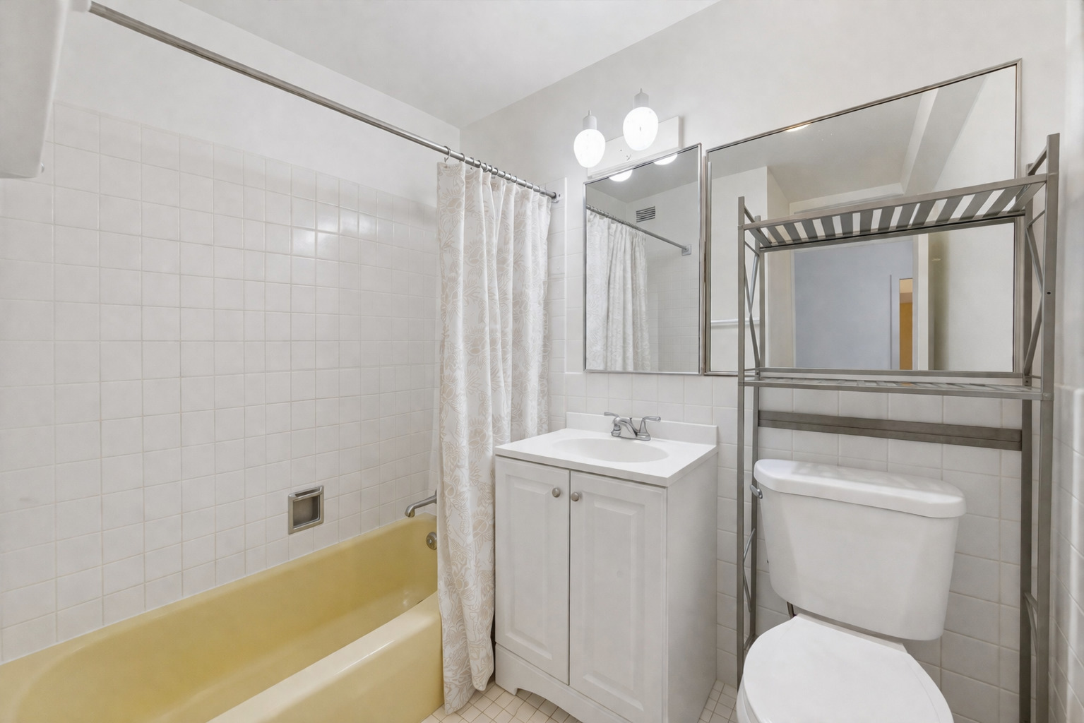 4250 N Marine Drive Unit: 1223