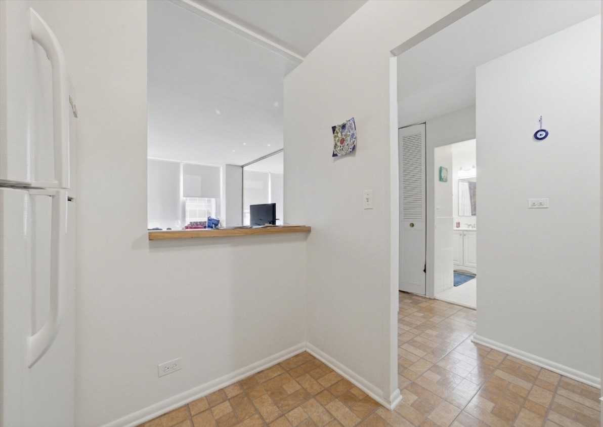 4250 N Marine Drive Unit: 1223