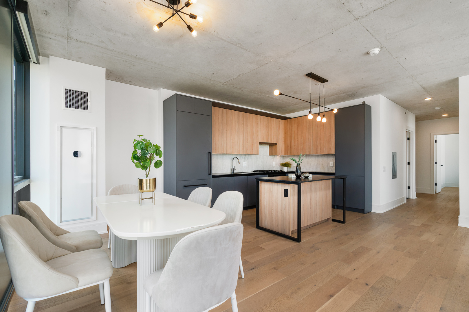 234 W Polk Street Unit: 2402