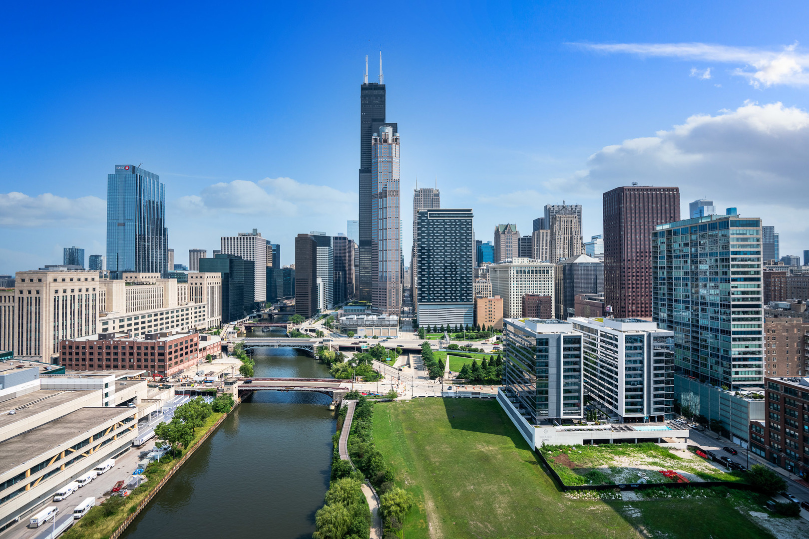 234 W Polk Street Unit: 2402