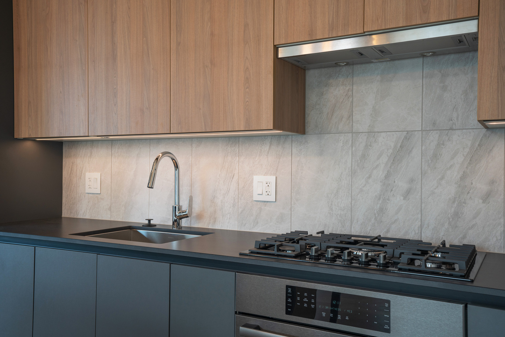 234 W Polk Street Unit: 2402