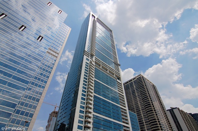 340 E Randolph Street Unit: 906