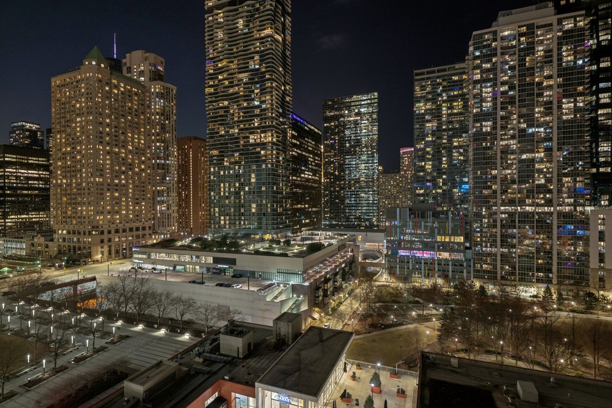 340 E Randolph Street Unit: 906